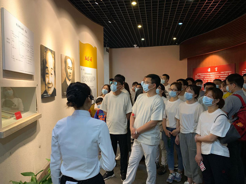 8-华中区域组织整个员工赴长沙开慧镇发展党史进建教育。.jpg