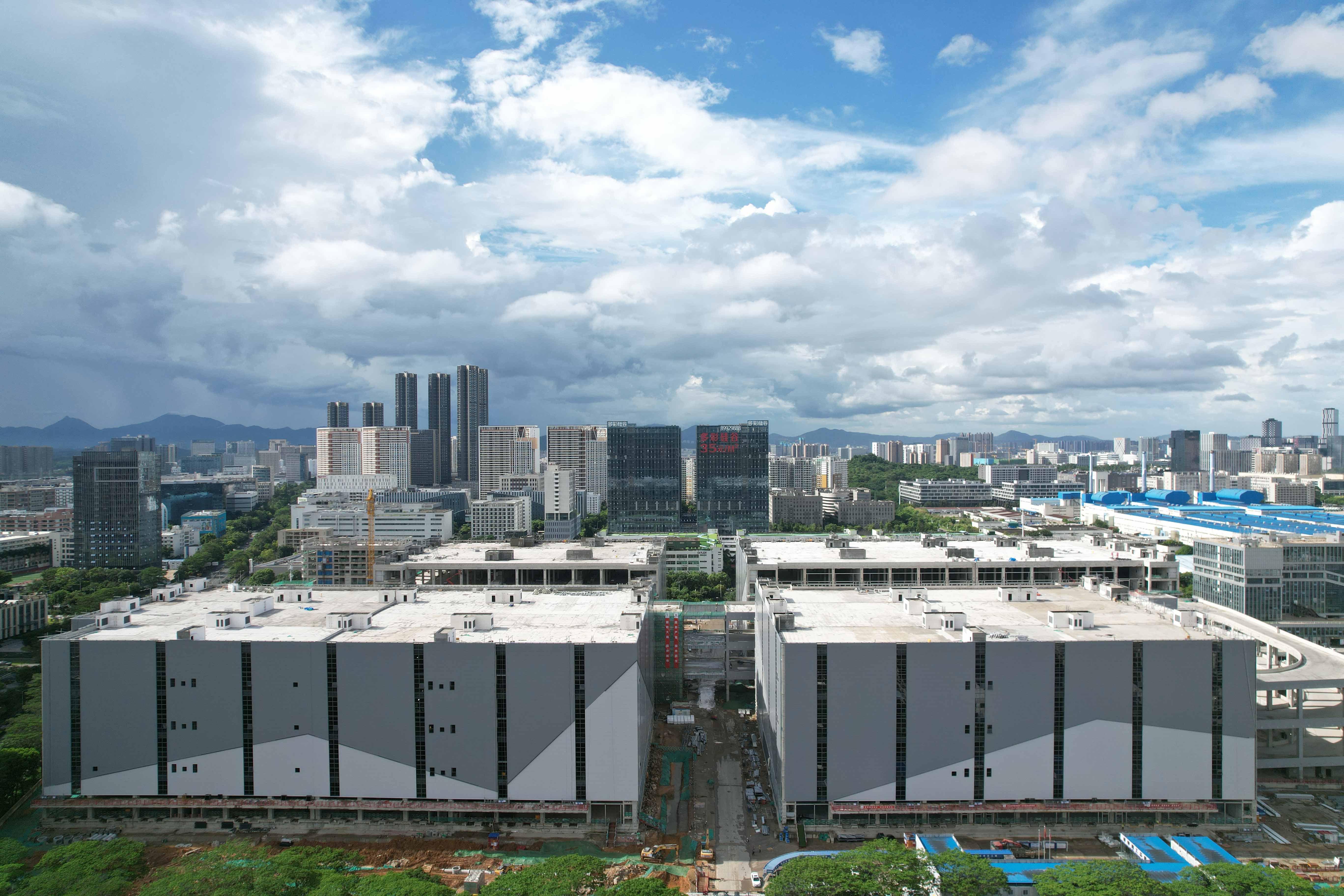坪山项目封顶2.jpg 坪山项目封顶2.jpg